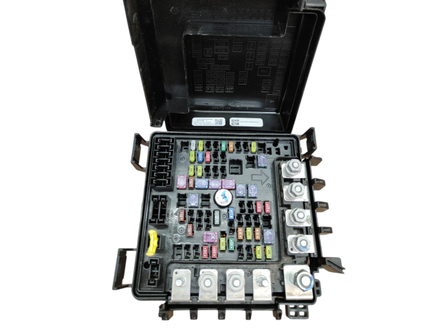 Блок предохранителей 68437206AE, 68477478AC Jeep Compass