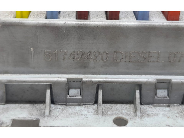 Блок предохранителей 51742420, 163773 Alfa Romeo GT