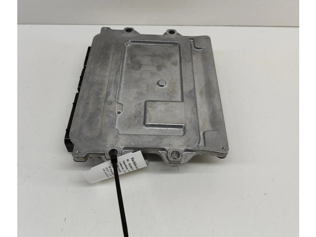 Блок управления двигателя 32383797 Volvo XC40