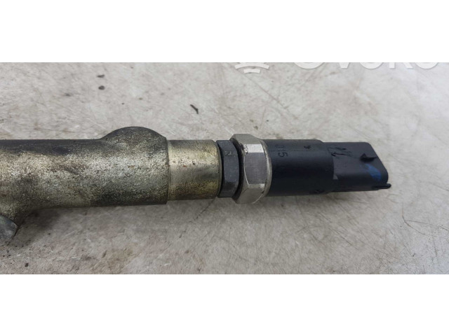 Топливная рампа 0445216002   BMW 3 E46 3.0 