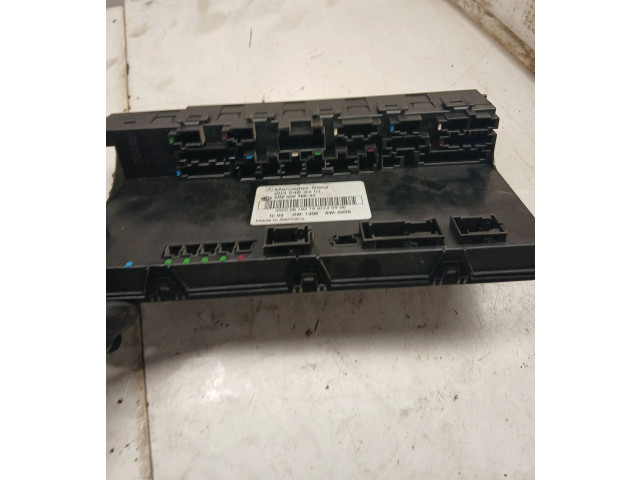 Pojistková skříňka 2035453301, 5DK00848645 Mercedes-Benz C W203 2001