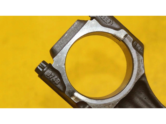 Поршень с шатуном Skoda Fabia Mk1 (6Y)