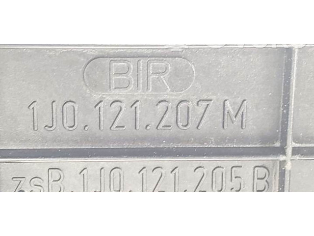 Вентилятор радиатора     1J0121207M    Audi TT Mk1 