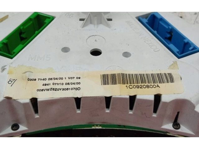 Přístrojová deska Volkswagen New Beetle 2000 1C0920800A