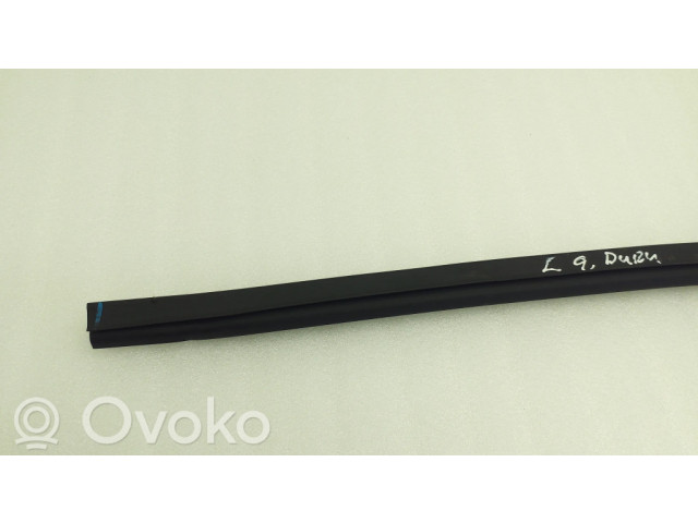 Задний уплотнительная резина (у стекла)