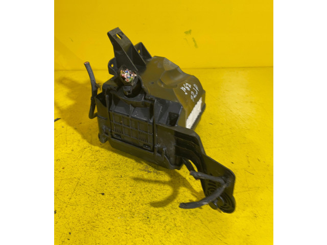 Блок предохранителей RZ3R10P3K2 Peugeot 2008 I