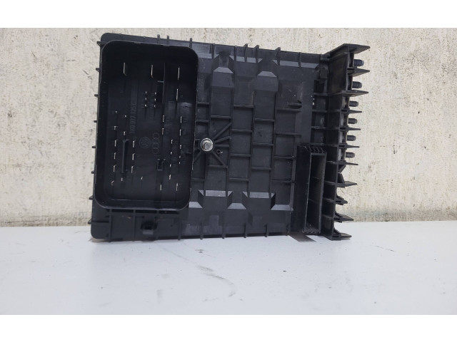   Pojistková skříňka 1K0937125C, 017183073   Volkswagen Tiguan 2009