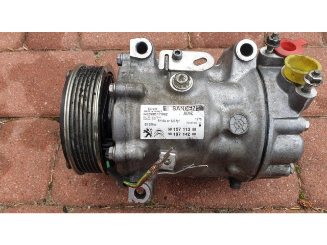 Компрессор (насос) кондиционера воздуха