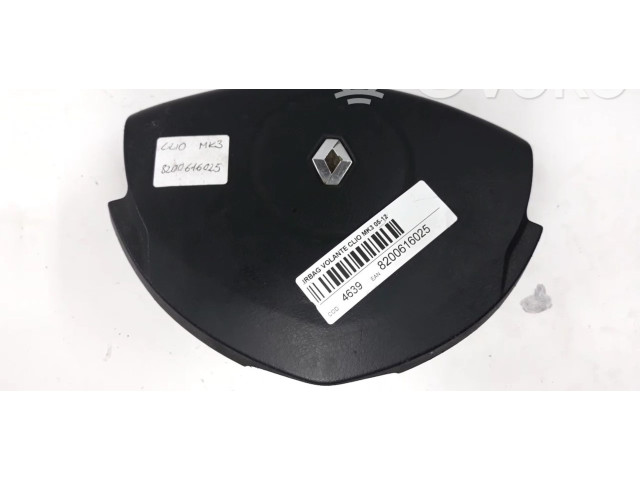 Подушка безопасности водителя 8200616025   Renault Clio II