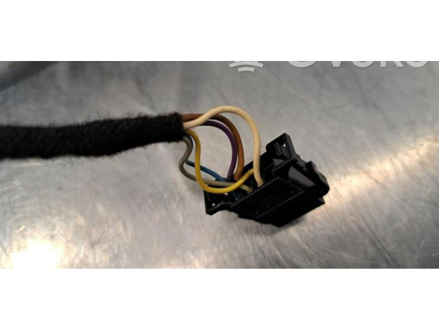 Зеркало электрическое Skoda Fabia Mk3 (NJ) 2015 - 2021 года