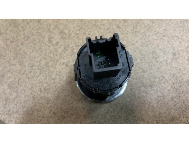 Включатель зажигания и стартера