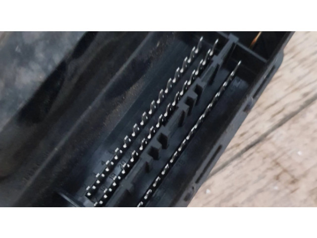 Jednotka ABS 7E0907379F, 7E0614517B Volkswagen Transporter - Caravelle T5 2012