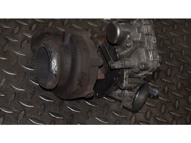 Turbodmychadlo Турбина Mercedes-Benz E C207 W207 OM 651.924