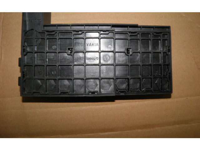 Pojistková skříňka 7H0937550 Volkswagen Transporter - Caravelle T5 2003