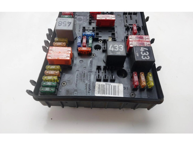 Блок предохранителей 1K0937124H Audi A3 S3 8P