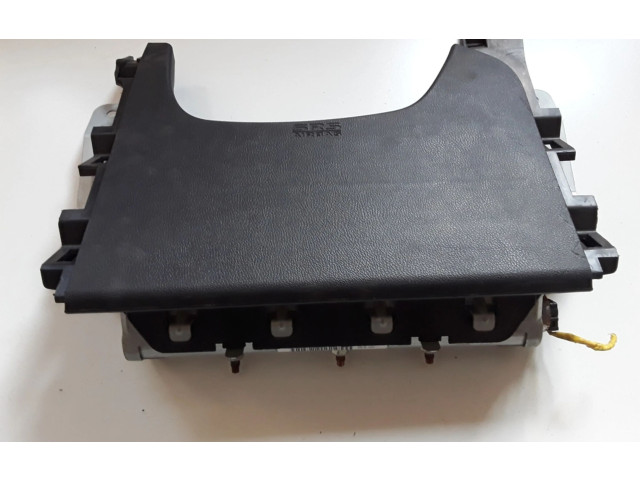 Подушка безопасности для колен 7030A241 Mitsubishi ASX