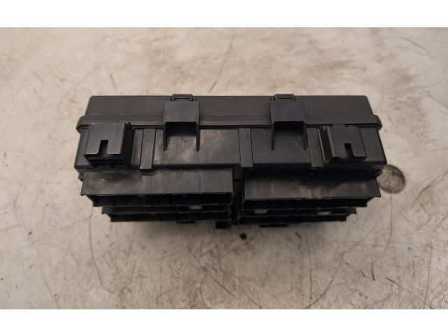 Блок предохранителей P68251627AC Jeep Grand Cherokee
