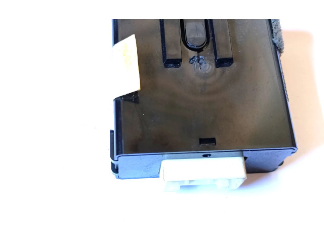 Блок управления G8D327AB Mazda MPV II LW