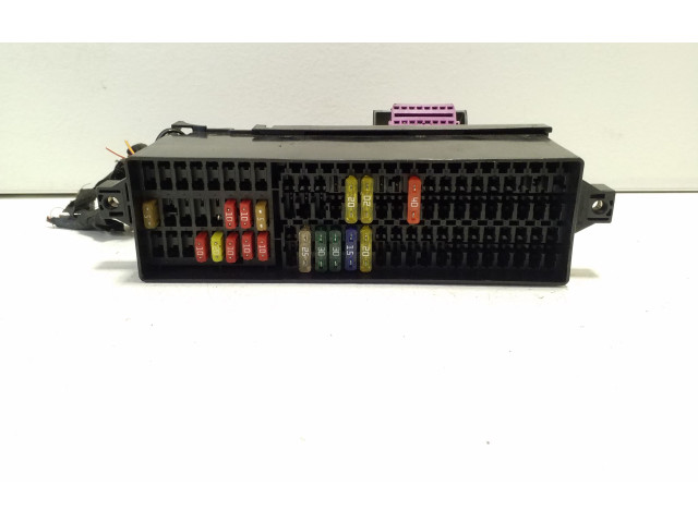 Блок предохранителей 6R0937615A Volkswagen Golf Plus