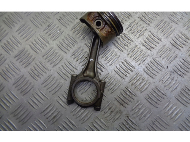 Поршень Skoda Fabia Mk1 (6Y)