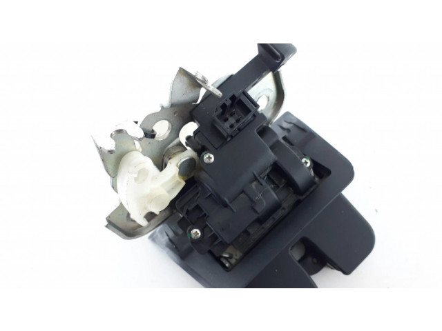 замок багажника 8U0827520 Audi Q3 8U 2011-2016 года