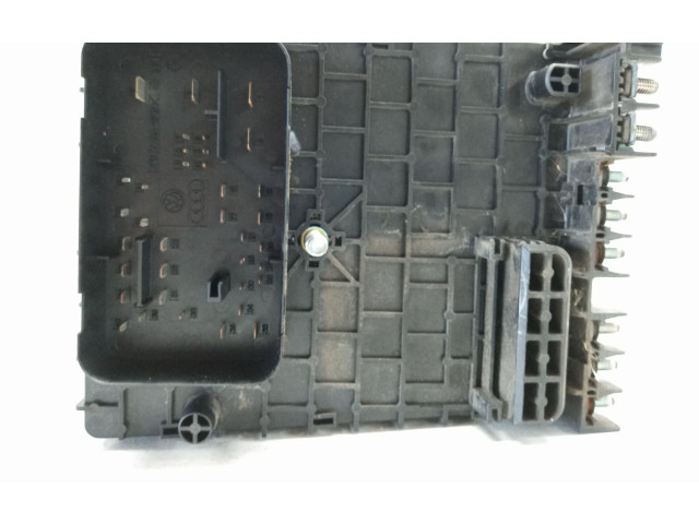 Pojistková skříňka Řídící jednotka BSM Volkswagen Passat Alltrack 2005