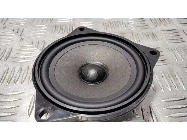 Громкоговоритель (громкоговорители) в передних дверях