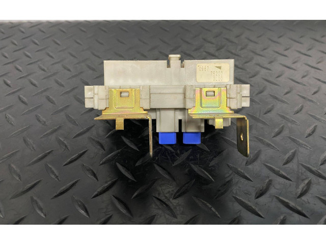 Блок предохранителей 7S200   Infiniti QX56    