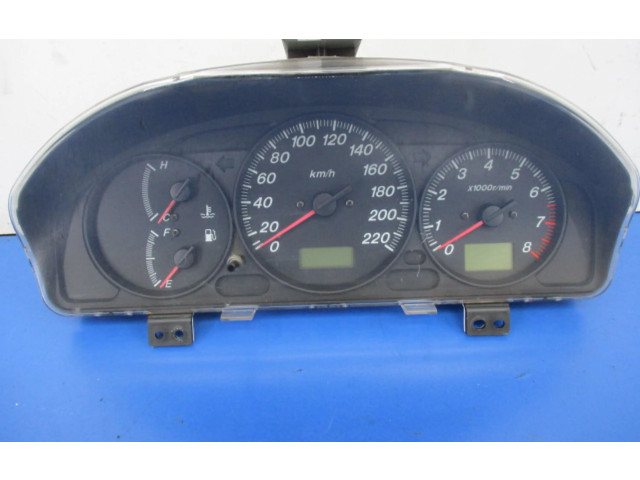 Панель приборов    Mazda Premacy       