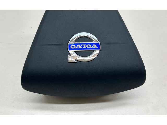 Подушка безопасности водителя 34116424A, P31389510 Volvo V70