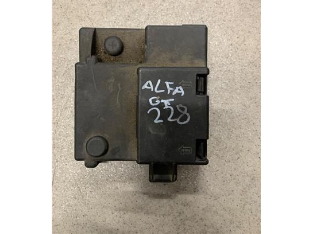 Блок предохранителей A878   Alfa Romeo GT    