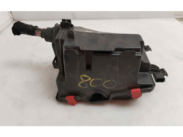 Блок предохранителей 9803299780   Opel Combo D    