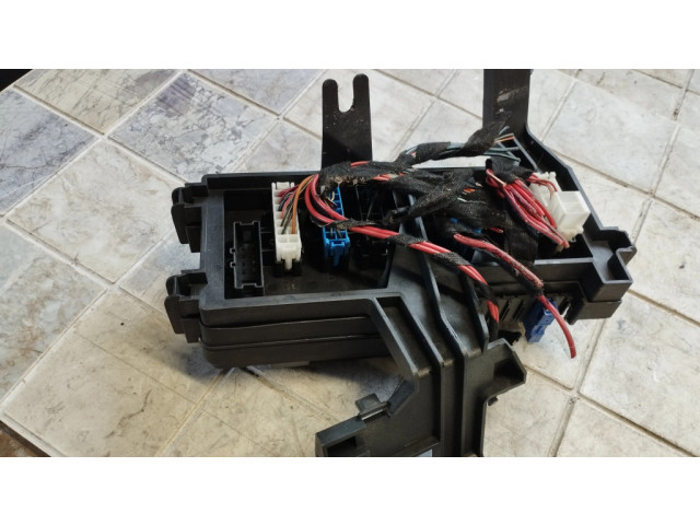 Pojistková skříňka A1645400272 Mercedes-Benz R AMG W251 2006