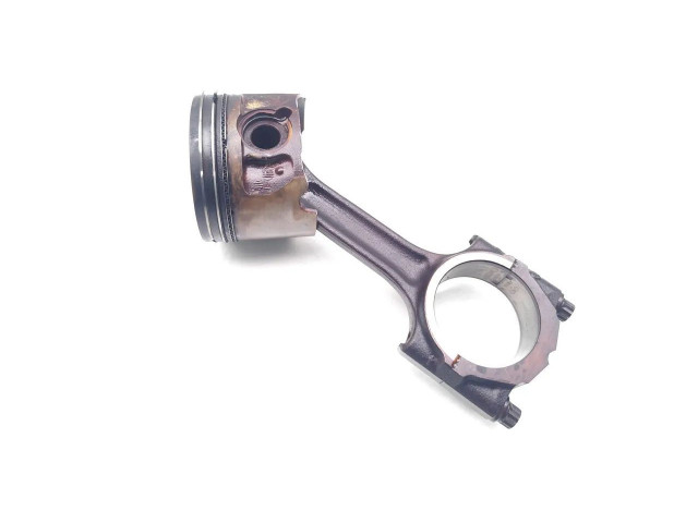 Поршень с шатуном B5234T B5234T Volvo S60