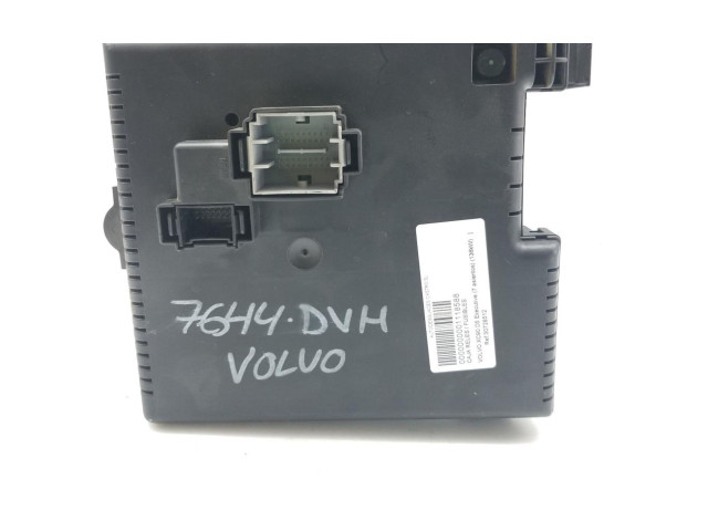 Блок предохранителей 30728512   Volvo XC90    