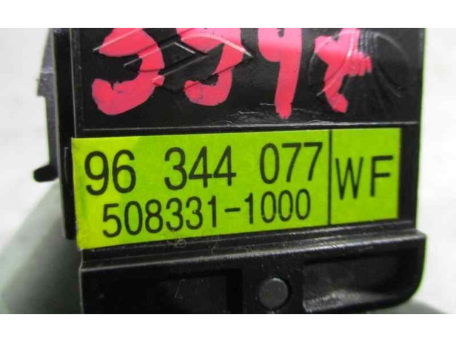 Ручка стеклоочистителей 5083311000   Chevrolet Evanda