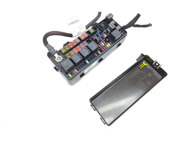 Блок предохранителей 670008598 Maserati Ghibli