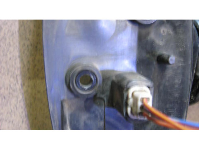 Зеркало электрическое левое Mitsubishi Space Wagon 1992-1998 года