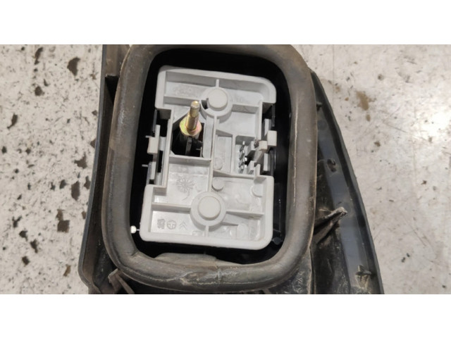 Задний фонарь левый Citroen Xantia