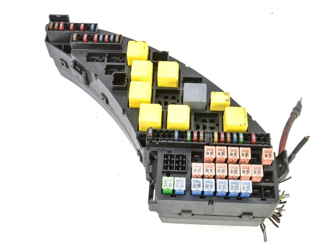 Блок предохранителей 2R8T14A067CA, 2R8T-14A067-CA Jaguar S-Type