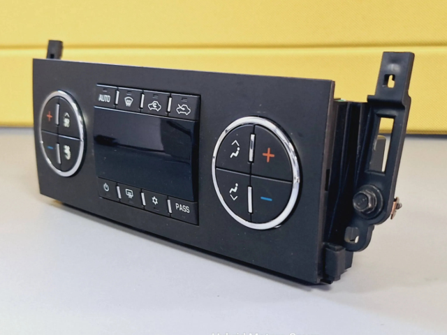 Блок управления климат-контролем 15932417 Chevrolet Avalanche