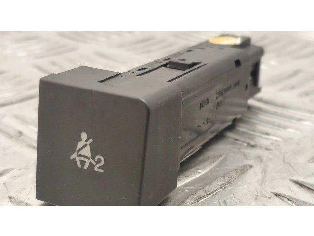 Включатель надувной подушки для пассажира