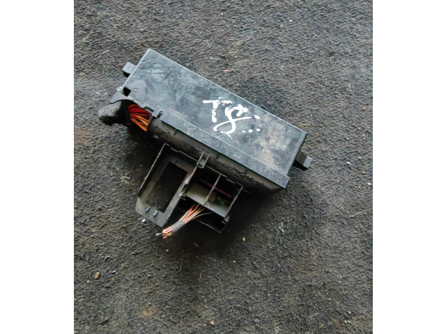   Pojistková skříňka    Volkswagen Tiguan 2011