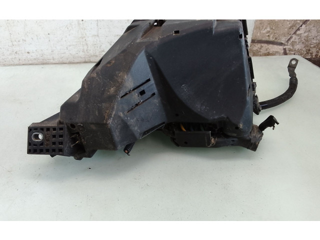 Блок предохранителей 689T14A076CA Ford S-MAX