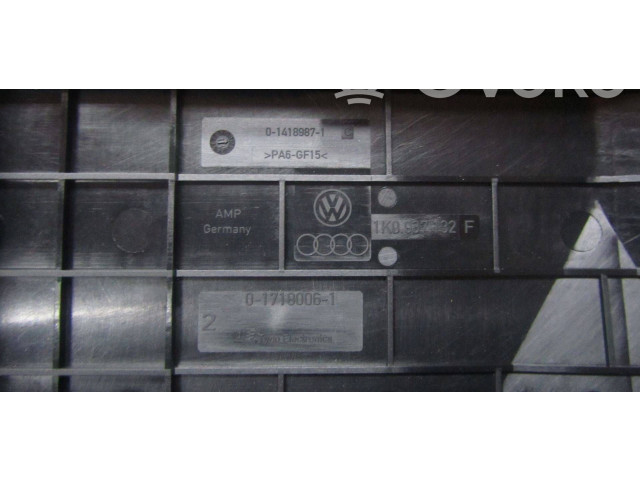 Блок предохранителей 1K0937132F Audi Q3 8U