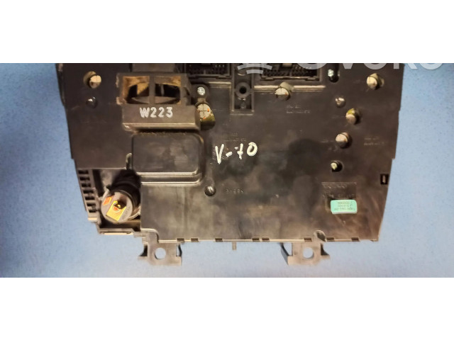 Блок управления климат-контролем 8682930   Volvo V70