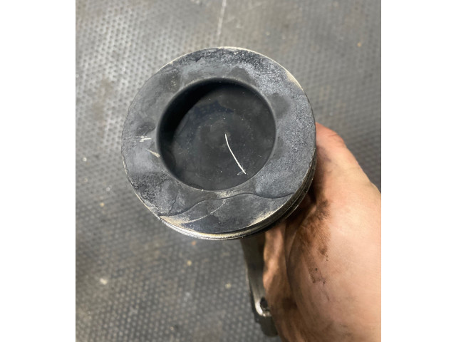  Поршень с шатуном  82L175  Volvo XC60  