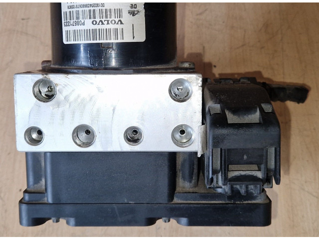 Блок АБС 8671224   Volvo  V70  2000 - 2004 года