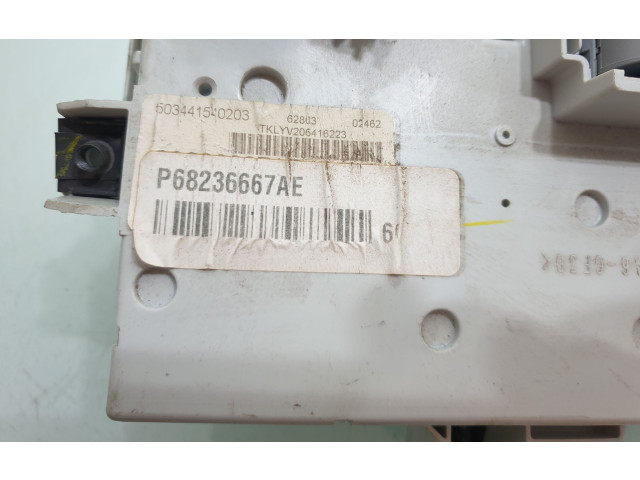 Блок предохранителей P68236667AE Jeep Cherokee