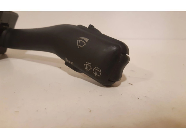 Ручка стеклоочистителей    Volkswagen PASSAT B5